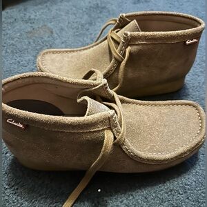 Clarks- Brand New without Tags Taupe